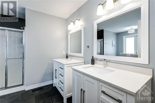 138 Montargis Circle, Ottawa, ON - Indoor Photo Showing Bathroom