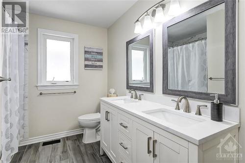 138 Montargis Circle, Ottawa, ON - Indoor Photo Showing Bathroom