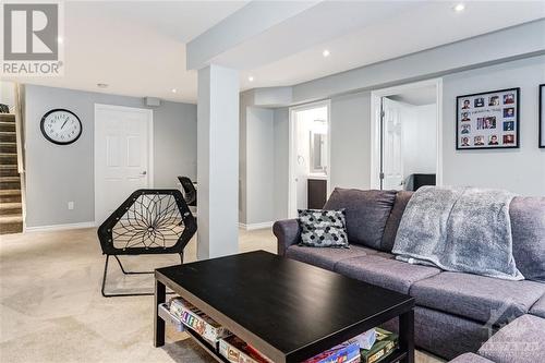 138 Montargis Circle, Ottawa, ON - Indoor Photo Showing Living Room