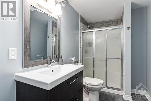 138 Montargis Circle, Ottawa, ON - Indoor Photo Showing Bathroom