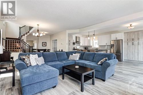 138 Montargis Circle, Ottawa, ON - Indoor Photo Showing Living Room