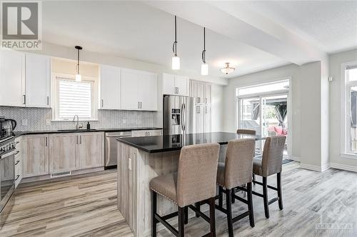 138 Montargis Circle, Ottawa, ON - Indoor Photo Showing Kitchen With Upgraded Kitchen