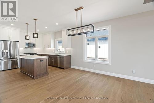 500 Motz Boulevard, South Huron (Exeter), ON - Indoor Photo Showing Kitchen With Upgraded Kitchen