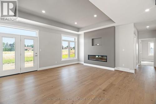 500 Motz Boulevard, South Huron (Exeter), ON - Indoor Photo Showing Living Room With Fireplace