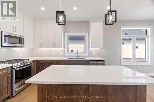 500 Motz Boulevard, South Huron (Exeter), ON - Indoor Photo Showing Kitchen With Upgraded Kitchen