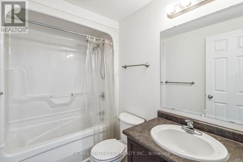 second floor bathroom - 82 - 1059 Whetherfield Street, London, ON - Indoor Photo Showing Bathroom