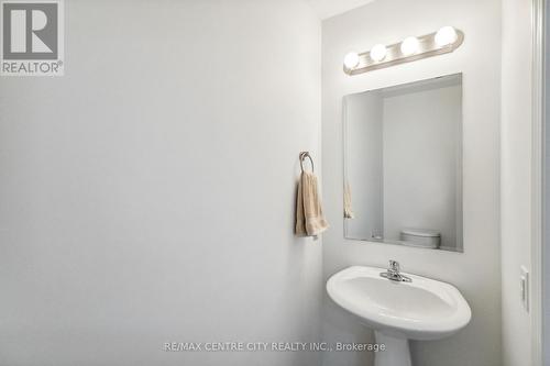 Main floor powder room - 82 - 1059 Whetherfield Street, London, ON - Indoor Photo Showing Bathroom