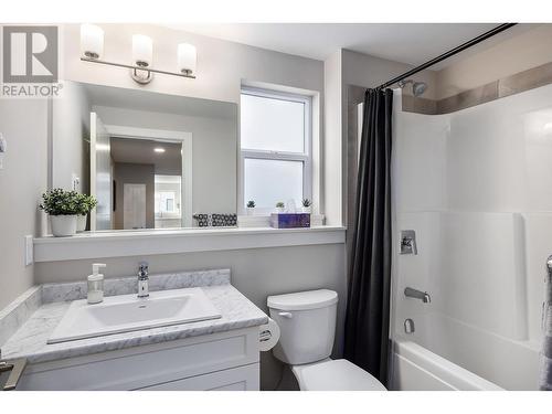 2818 Copper Ridge Drive, West Kelowna, BC - Indoor Photo Showing Bathroom