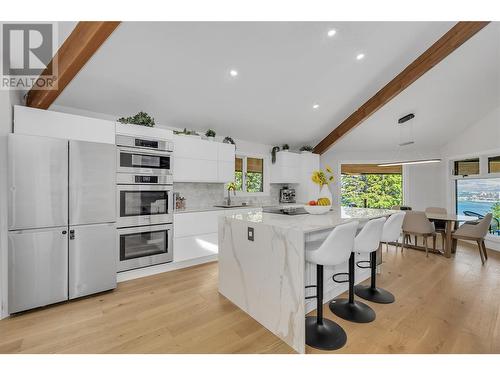 1446 Scott Crescent, West Kelowna, BC - Indoor Photo Showing Kitchen