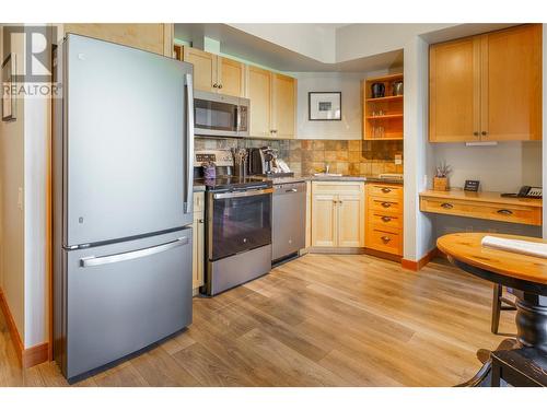 101 Village Centre Court Unit# 331, Vernon, BC - Indoor Photo Showing Kitchen