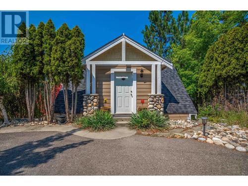 405 Viewcrest Road, Kelowna, BC - Outdoor