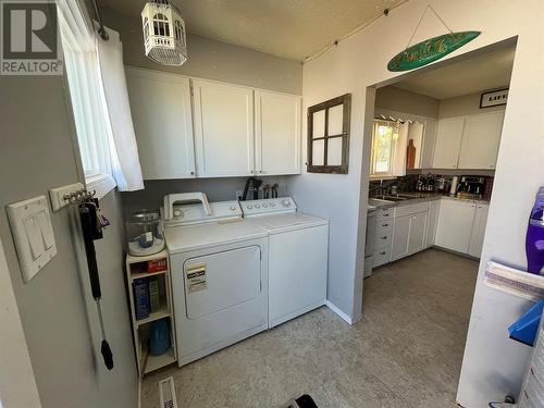 317 100 Avenue, Dawson Creek, BC - Indoor Photo Showing Laundry Room