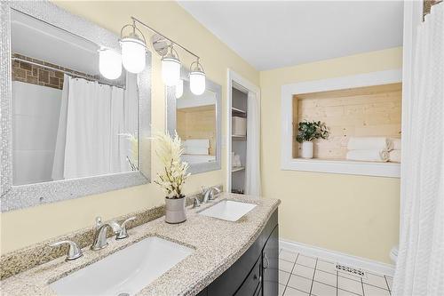 5407 Murray Crescent, Burlington, ON - Indoor Photo Showing Bathroom