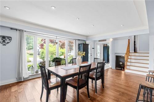 5407 Murray Crescent, Burlington, ON - Indoor Photo Showing Dining Room