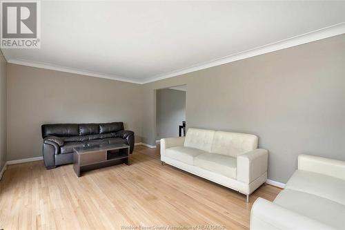 2681 Sierra Drive, Windsor, ON - Indoor Photo Showing Living Room