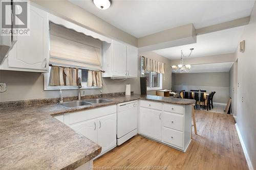 2681 Sierra Drive, Windsor, ON - Indoor Photo Showing Kitchen With Double Sink