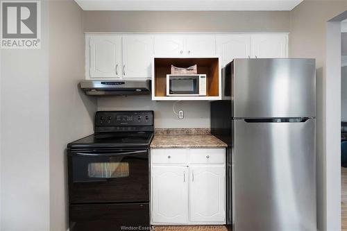 2681 Sierra Drive, Windsor, ON - Indoor Photo Showing Kitchen