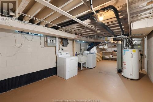 2681 Sierra Drive, Windsor, ON - Indoor Photo Showing Laundry Room