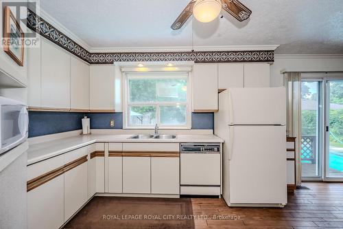 153 Anne Boulevard, Milton, ON - Indoor Photo Showing Kitchen With Double Sink