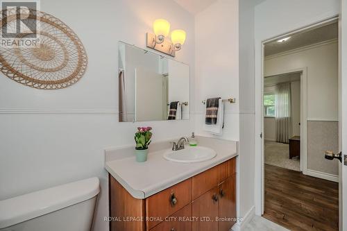 153 Anne Boulevard, Milton (Old Milton), ON - Indoor Photo Showing Bathroom