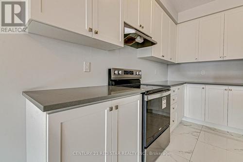 734 Khalsa Drive, Woodstock, ON - Indoor Photo Showing Kitchen