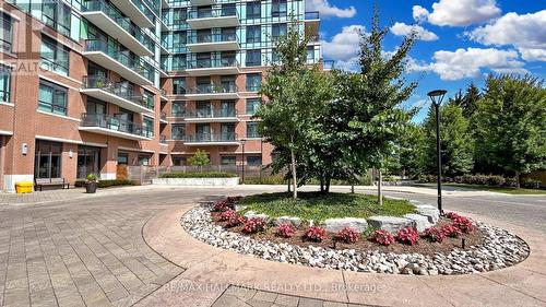 110 - 11611 Yonge Street W, Richmond Hill, ON - Outdoor With Facade