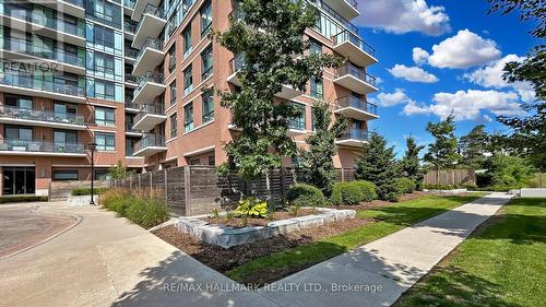 110 - 11611 Yonge Street W, Richmond Hill, ON - Outdoor