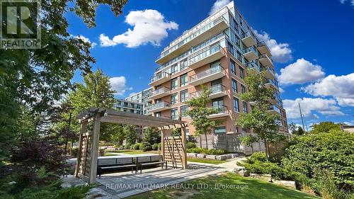 110 - 11611 Yonge Street W, Richmond Hill, ON - Outdoor