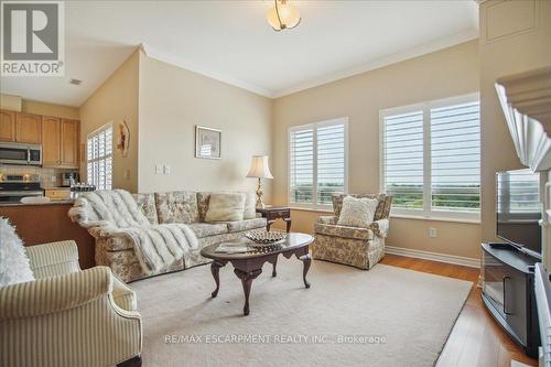 509 - 1499 Nottinghill Gate, Oakville (Glen Abbey), ON - Indoor Photo Showing Living Room