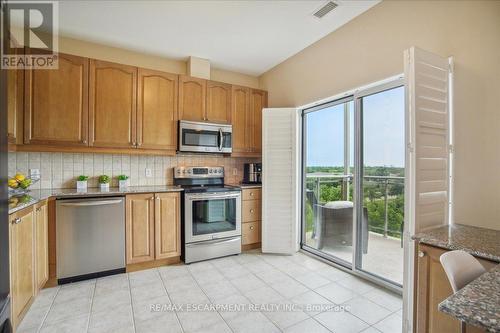 509 - 1499 Nottinghill Gate, Oakville (Glen Abbey), ON - Indoor Photo Showing Kitchen