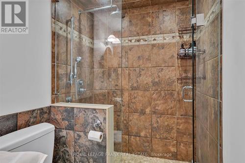 470 Albertus Avenue, Peterborough (Monaghan), ON - Indoor Photo Showing Bathroom