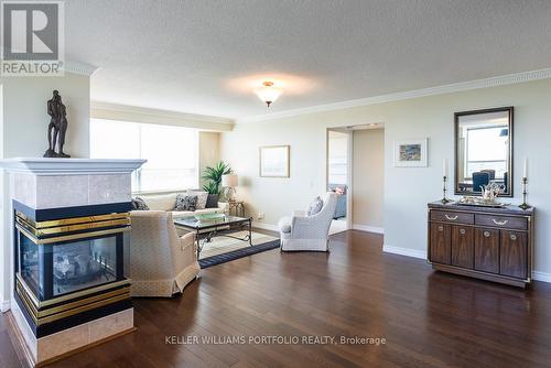 1708 - 265 Ridley Boulevard, Toronto (Bedford Park-Nortown), ON - Indoor Photo Showing Living Room With Fireplace