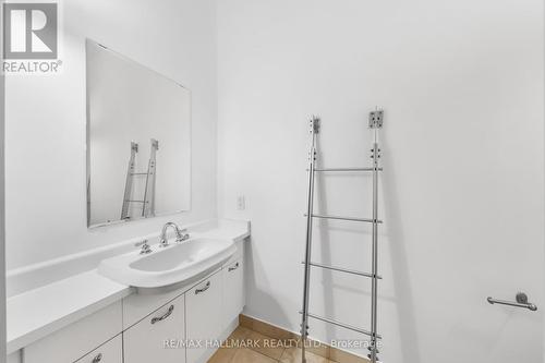 401 - 135 Dalhousie Street, Toronto (Church-Yonge Corridor), ON - Indoor Photo Showing Bathroom