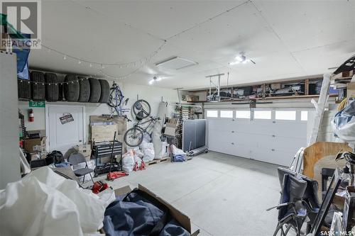 414 Kensington Boulevard, Saskatoon, SK - Indoor Photo Showing Garage