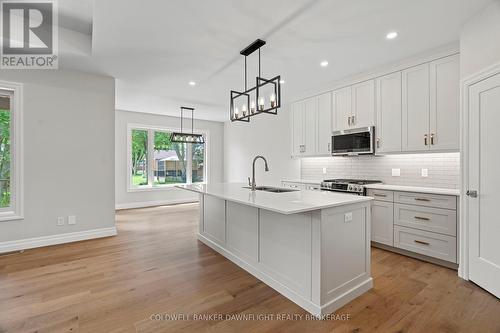 483 Motz Boulevard, South Huron (Exeter), ON - Indoor Photo Showing Kitchen With Upgraded Kitchen