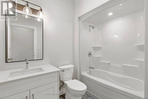 483 Motz Boulevard, South Huron (Exeter), ON - Indoor Photo Showing Bathroom