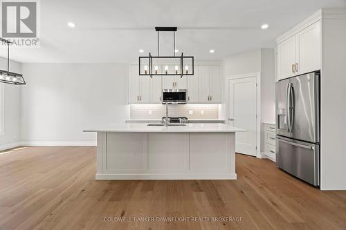 483 Motz Boulevard, South Huron (Exeter), ON - Indoor Photo Showing Kitchen