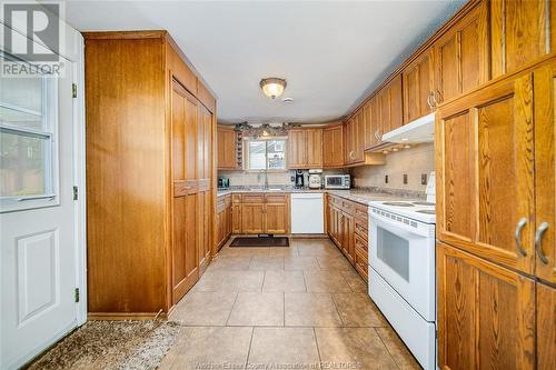 85 Taylor, Chatham, ON - Indoor Photo Showing Kitchen