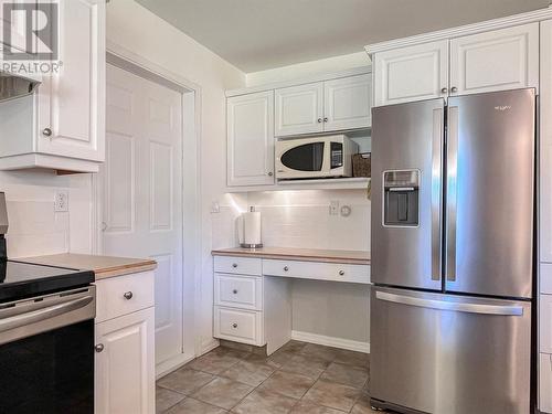 9465 Angus Drive, Coldstream, BC - Indoor Photo Showing Kitchen With Stainless Steel Kitchen