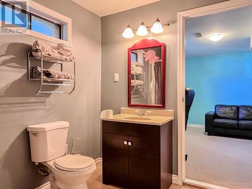 9465 Angus Drive, Coldstream, BC - Indoor Photo Showing Bathroom