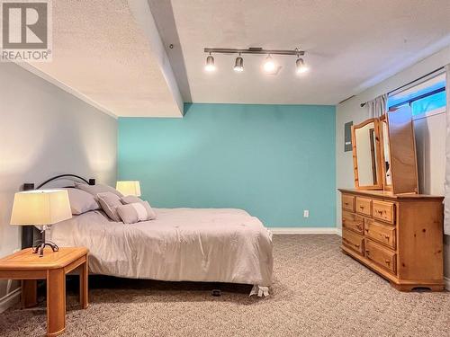 9465 Angus Drive, Coldstream, BC - Indoor Photo Showing Bedroom