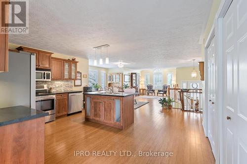 414 4Th Street S, Hanover, ON - Indoor Photo Showing Kitchen