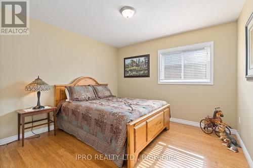 414 4Th Street S, Hanover, ON - Indoor Photo Showing Bedroom