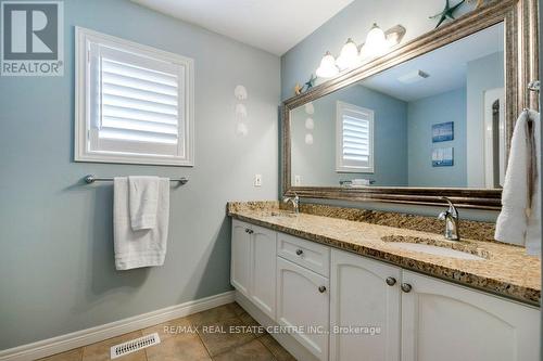 251 Farley Drive, Guelph (Pine Ridge), ON - Indoor Photo Showing Bathroom