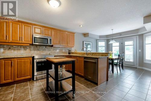 251 Farley Drive, Guelph, ON - Indoor Photo Showing Kitchen