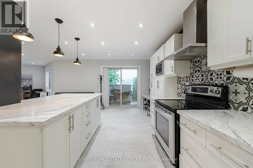 59 - 2035 South Millway, Mississauga (Erin Mills), ON - Indoor Photo Showing Kitchen With Upgraded Kitchen