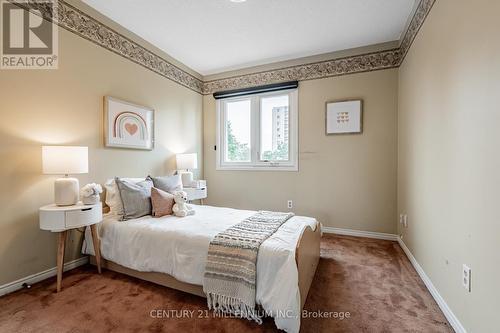 16 Brownridge Court, Brampton, ON - Indoor Photo Showing Bedroom