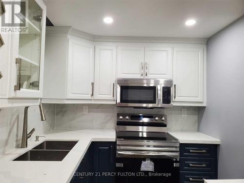 89 Woodcock Avenue, Ajax (Northwest Ajax), ON - Indoor Photo Showing Kitchen With Double Sink