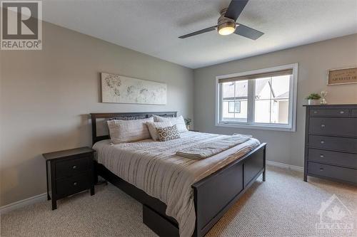 401 Meadowhawk Crescent, Ottawa, ON - Indoor Photo Showing Bedroom