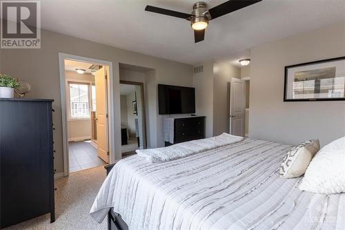 401 Meadowhawk Crescent, Ottawa, ON - Indoor Photo Showing Bedroom